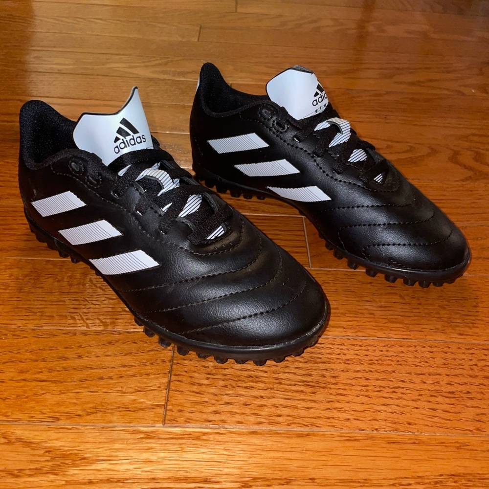 Adidas Goletto VIII soccer cleats, youth size 1.5Y